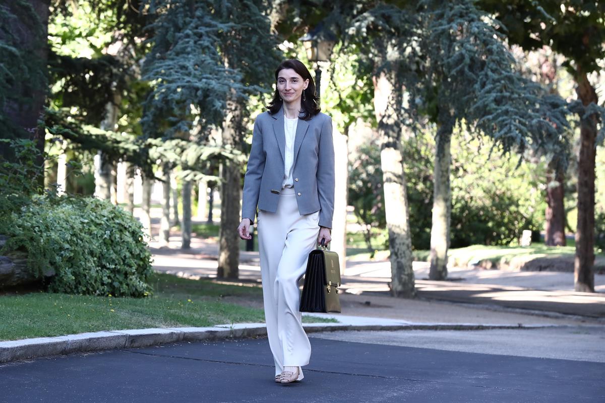 13/07/2021. The Minister for Justice, Pilar Llop, walks through the gardens of La Moncloa